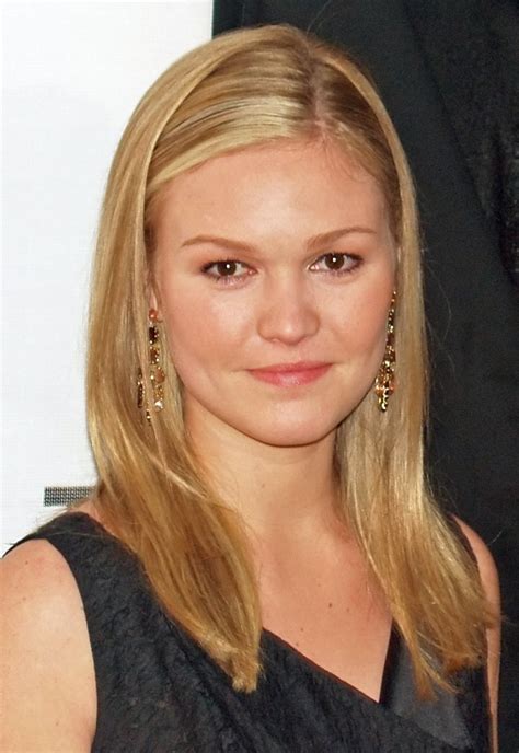 Julia Stiles Height